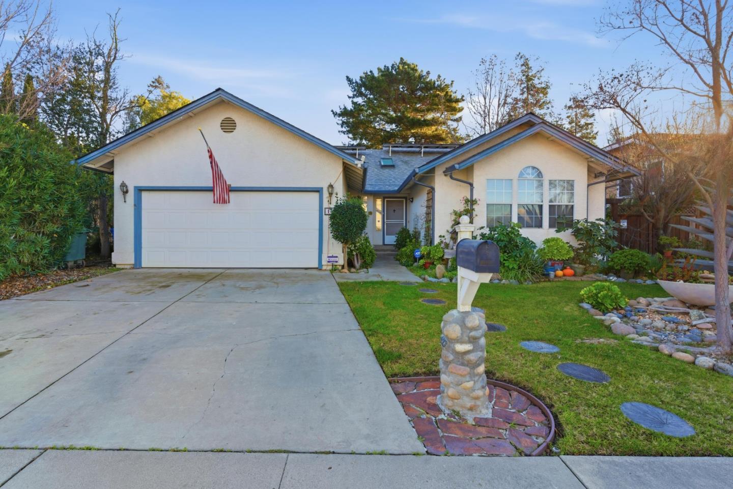 Front Image Thumbnail for ML82030781