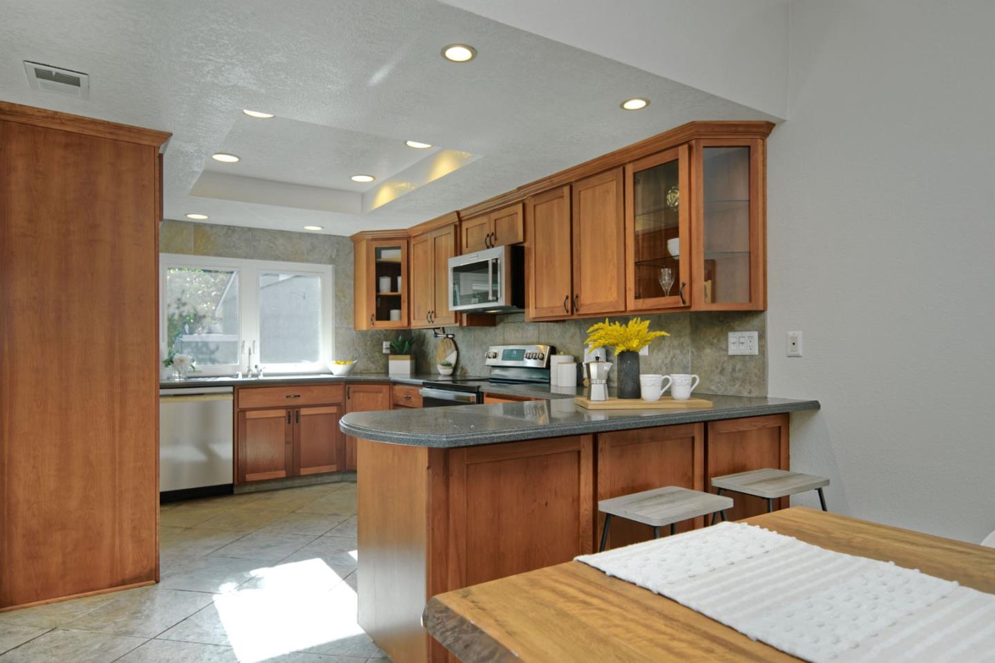 Detail Gallery Image 9 of 58 For 1135 Holly Oak Cir, San Jose,  CA 95120 - 3 Beds | 2 Baths