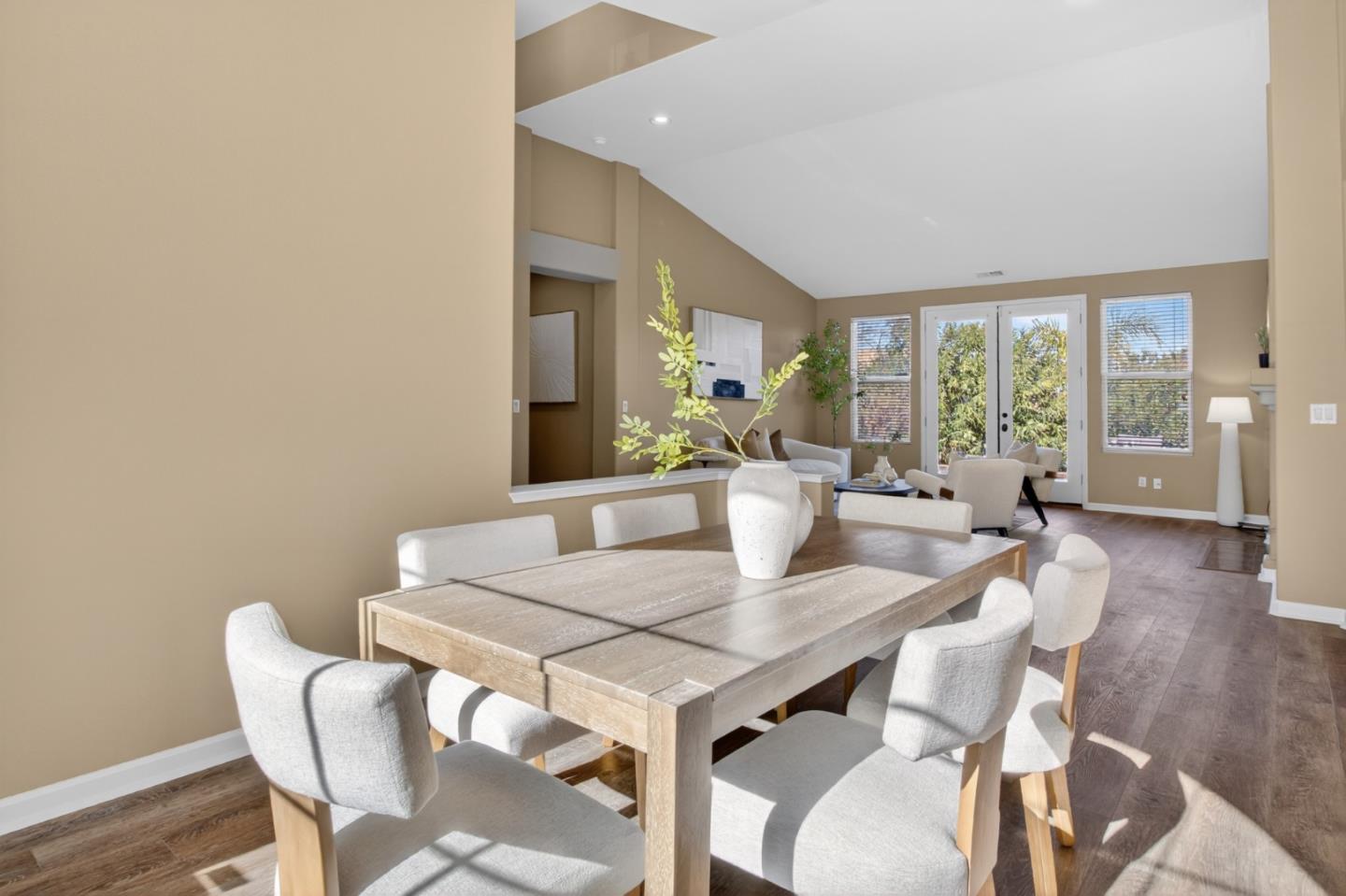 Detail Gallery Image 14 of 59 For 1280 Quail Ridge Way, Hollister,  CA 95023 - 4 Beds | 2/1 Baths