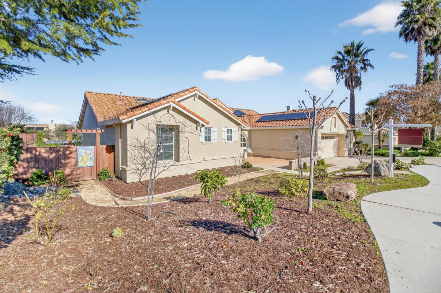 Detail Gallery Image 2 of 59 For 1280 Quail Ridge Way, Hollister,  CA 95023 - 4 Beds | 2/1 Baths