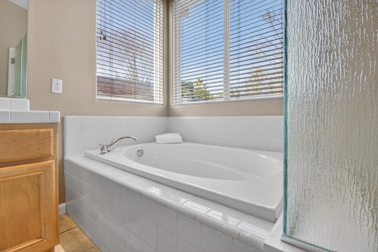 Detail Gallery Image 35 of 59 For 1280 Quail Ridge Way, Hollister,  CA 95023 - 4 Beds | 2/1 Baths