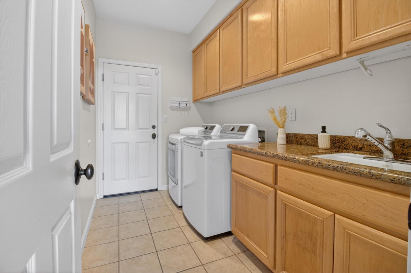 Detail Gallery Image 55 of 59 For 1280 Quail Ridge Way, Hollister,  CA 95023 - 4 Beds | 2/1 Baths