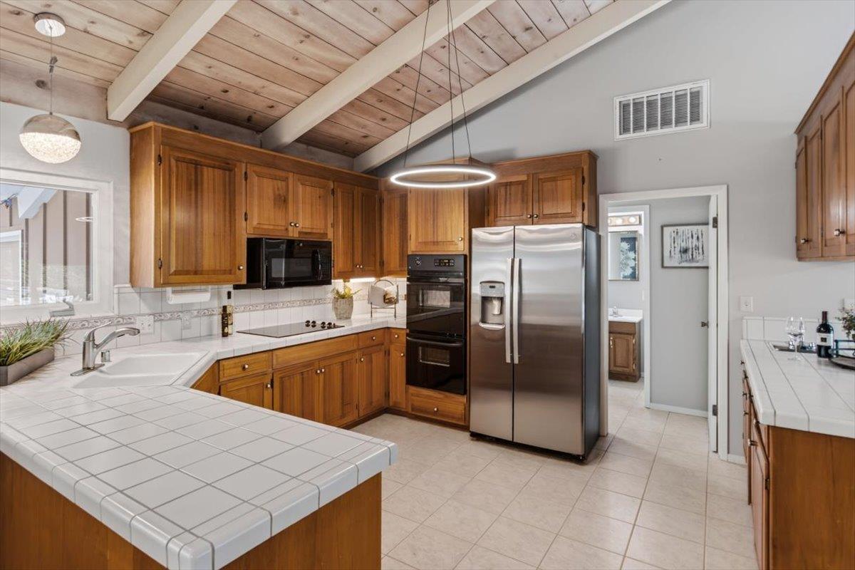 Detail Gallery Image 15 of 40 For 251 Old Adobe Rd, Los Gatos,  CA 95032 - 3 Beds | 2/1 Baths