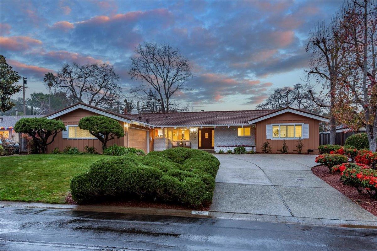 Detail Gallery Image 2 of 40 For 251 Old Adobe Rd, Los Gatos,  CA 95032 - 3 Beds | 2/1 Baths