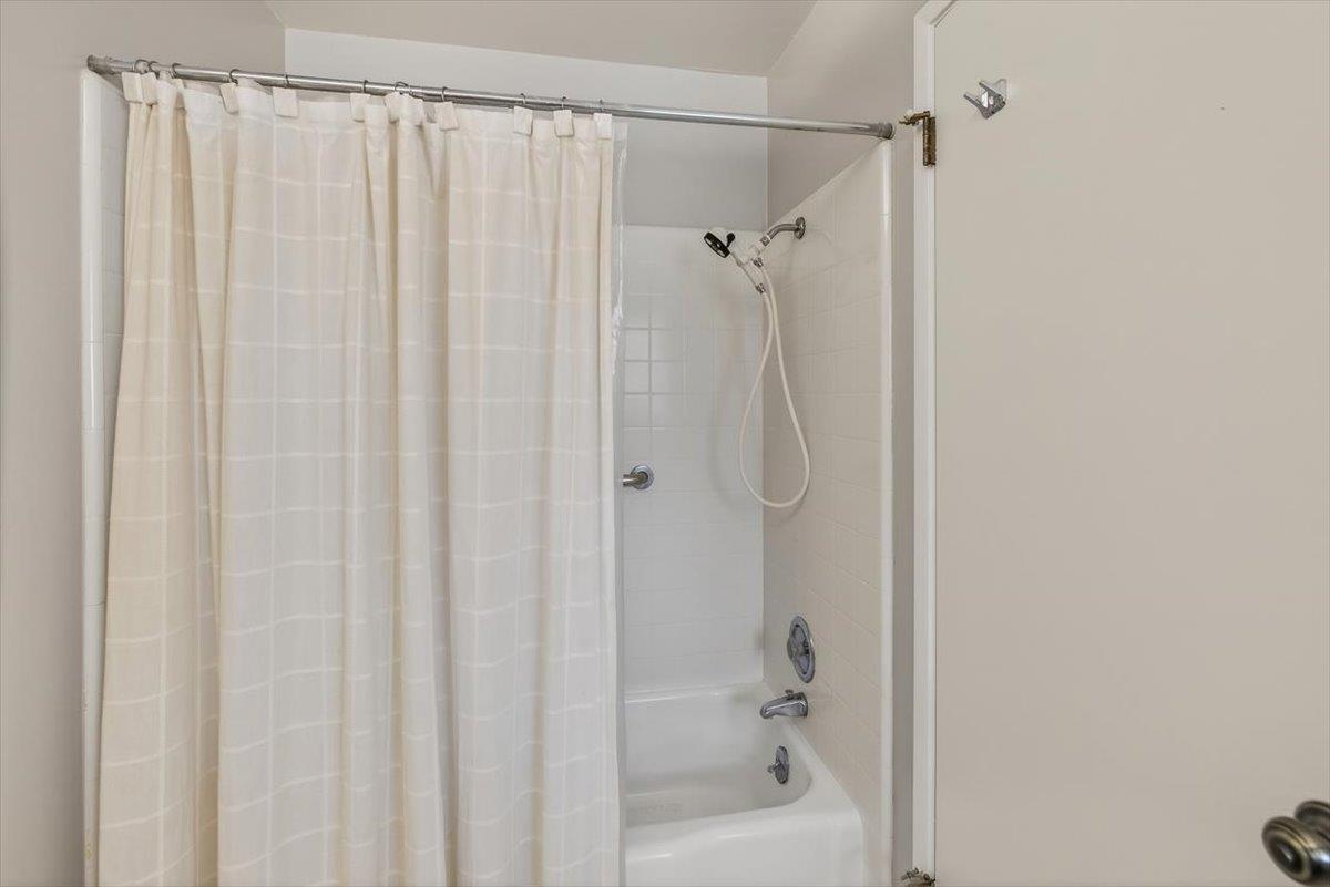 Detail Gallery Image 28 of 40 For 251 Old Adobe Rd, Los Gatos,  CA 95032 - 3 Beds | 2/1 Baths