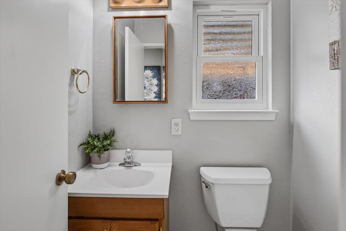 Detail Gallery Image 30 of 40 For 251 Old Adobe Rd, Los Gatos,  CA 95032 - 3 Beds | 2/1 Baths