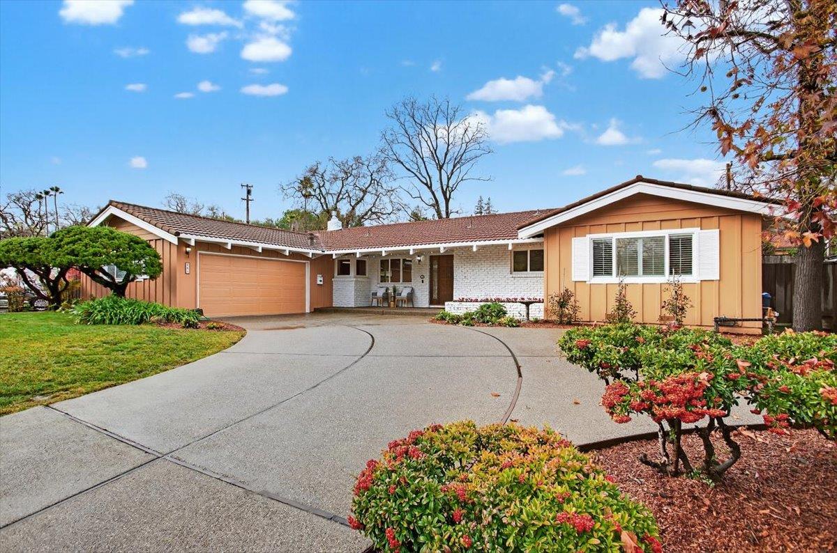 Detail Gallery Image 7 of 40 For 251 Old Adobe Rd, Los Gatos,  CA 95032 - 3 Beds | 2/1 Baths