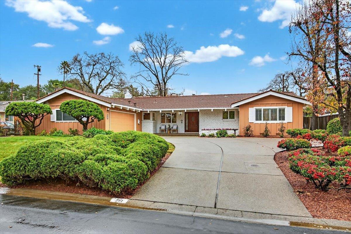 Detail Gallery Image 9 of 40 For 251 Old Adobe Rd, Los Gatos,  CA 95032 - 3 Beds | 2/1 Baths