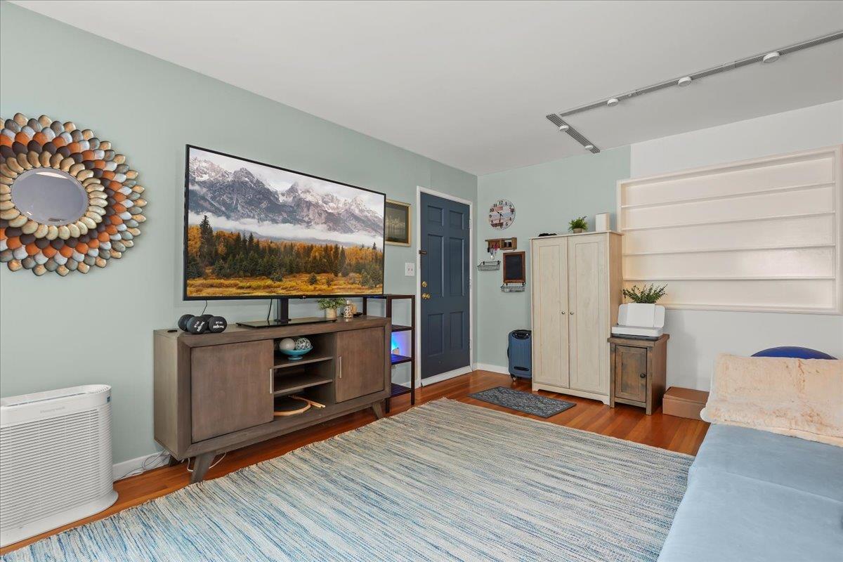 Detail Gallery Image 14 of 22 For 2745 Byron St, Palo Alto,  CA 94306 - – Beds | – Baths