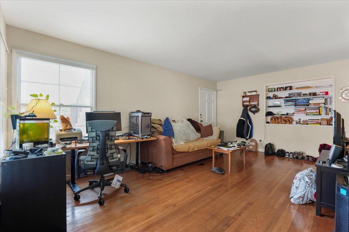 Detail Gallery Image 4 of 22 For 2745 Byron St, Palo Alto,  CA 94306 - – Beds | – Baths