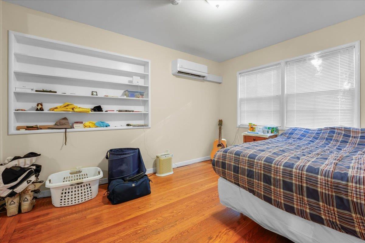 Detail Gallery Image 6 of 22 For 2745 Byron St, Palo Alto,  CA 94306 - – Beds | – Baths