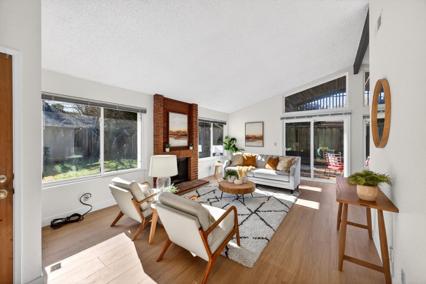 Detail Gallery Image 2 of 51 For 2487 Redbud Ct, San Jose,  CA 95128 - 3 Beds | 2 Baths