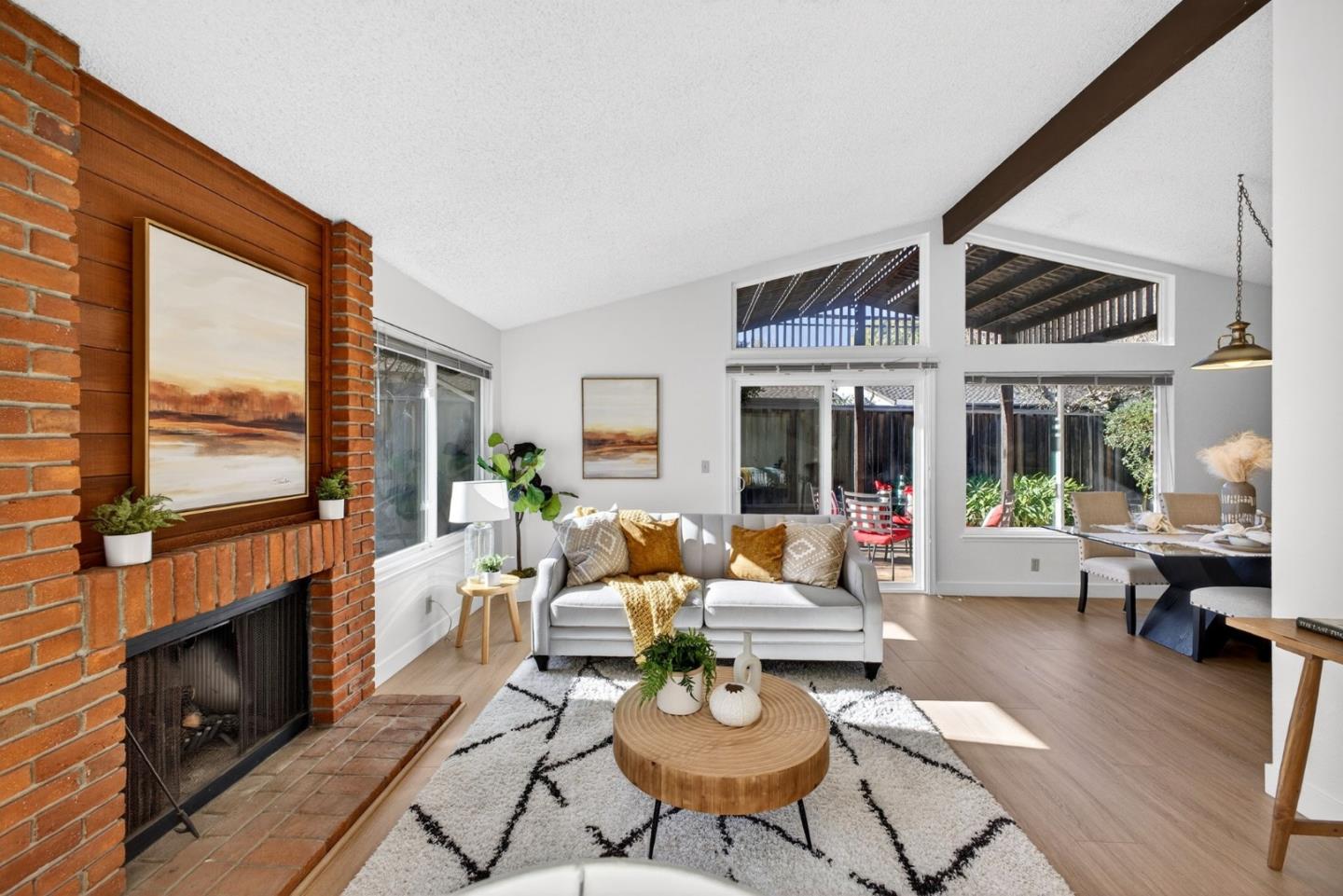 Detail Gallery Image 3 of 51 For 2487 Redbud Ct, San Jose,  CA 95128 - 3 Beds | 2 Baths