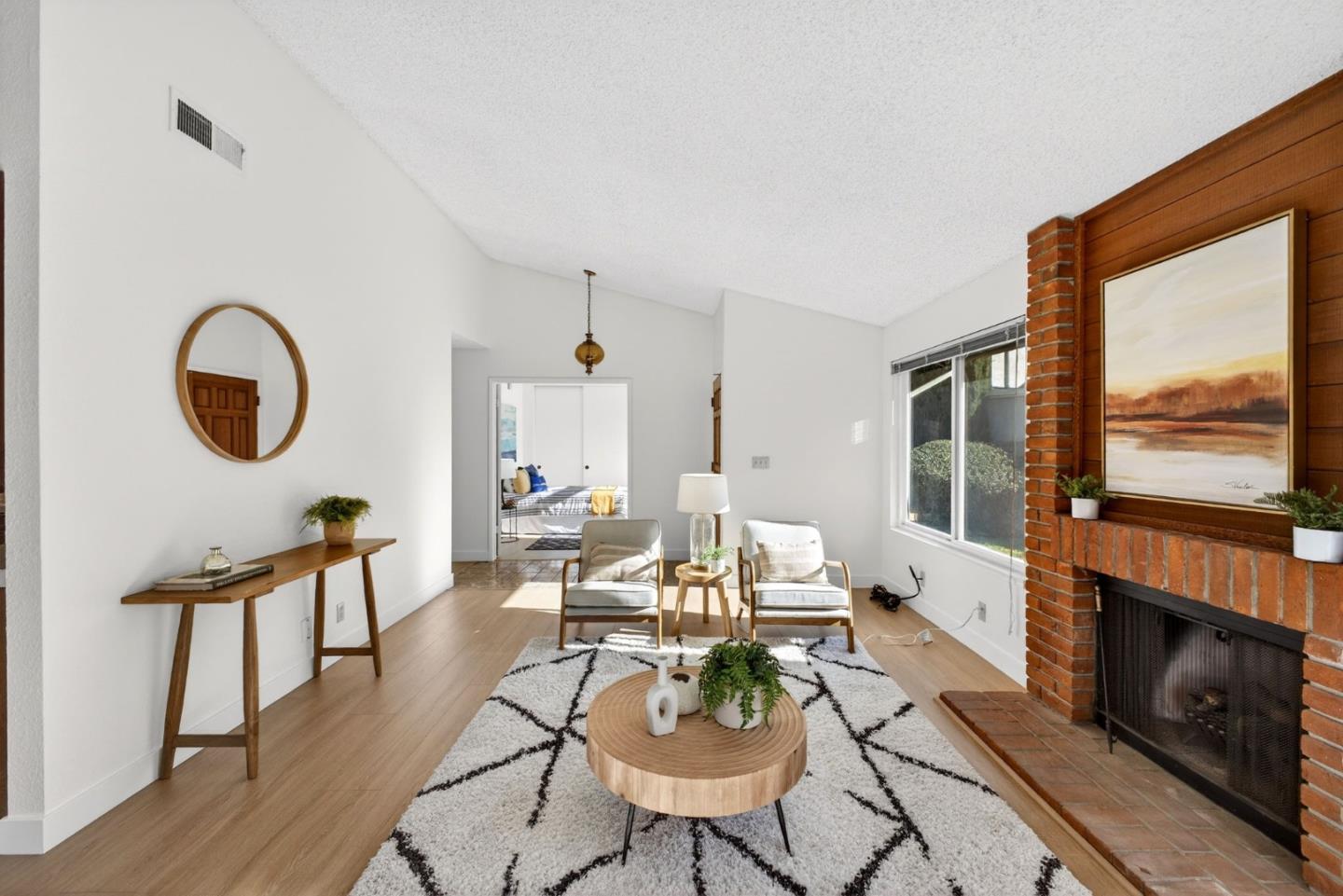 Detail Gallery Image 5 of 51 For 2487 Redbud Ct, San Jose,  CA 95128 - 3 Beds | 2 Baths