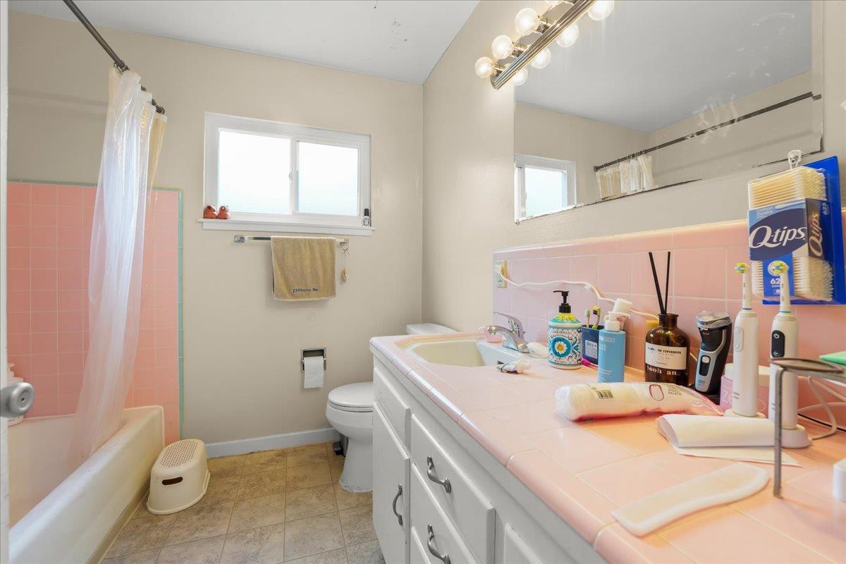 Detail Gallery Image 12 of 21 For 2735 Byron St, Palo Alto,  CA 94306 - – Beds | – Baths