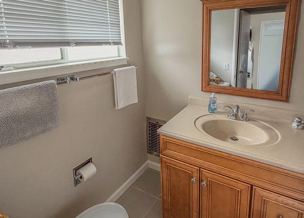 Detail Gallery Image 16 of 21 For 2735 Byron St, Palo Alto,  CA 94306 - – Beds | – Baths