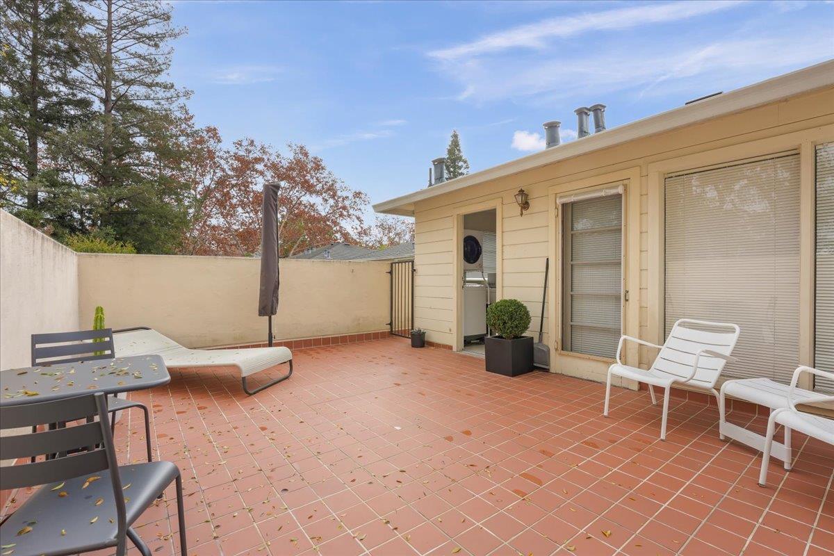 Detail Gallery Image 17 of 21 For 2735 Byron St, Palo Alto,  CA 94306 - – Beds | – Baths