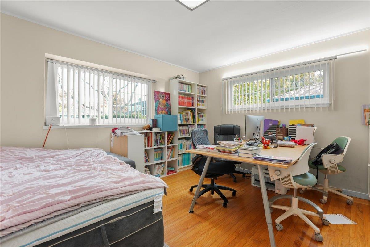 Detail Gallery Image 8 of 21 For 2735 Byron St, Palo Alto,  CA 94306 - – Beds | – Baths