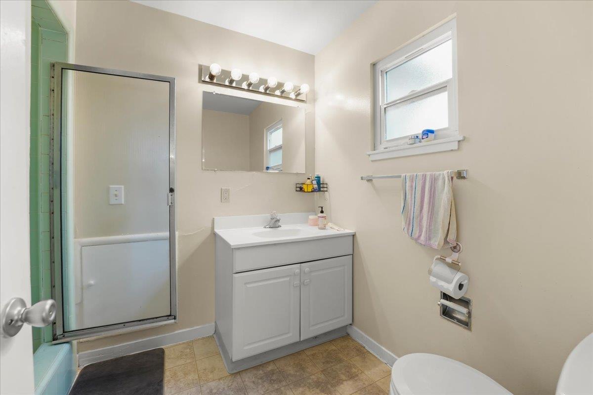 Detail Gallery Image 9 of 21 For 2735 Byron St, Palo Alto,  CA 94306 - – Beds | – Baths