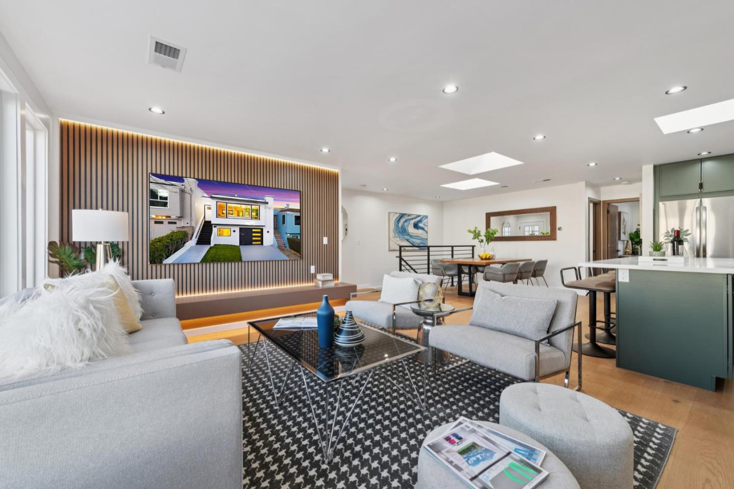 Detail Gallery Image 12 of 66 For 25 Ramsell St, San Francisco,  CA 94132 - 4 Beds | 3/1 Baths