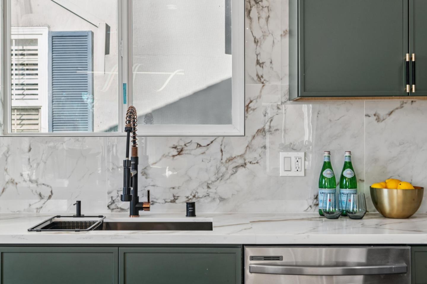 Detail Gallery Image 21 of 54 For 3060 19th Ave, San Francisco,  CA 94132 - 4 Beds | 4 Baths