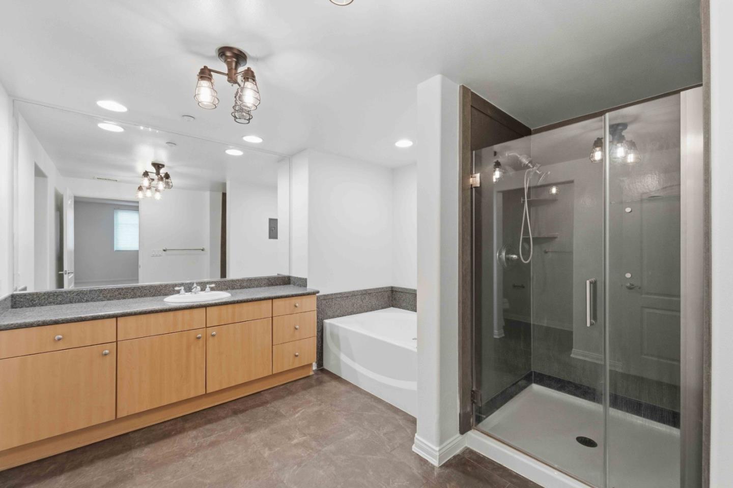 Detail Gallery Image 11 of 24 For 130 E San Fernando St #419,  San Jose,  CA 95112 - 2 Beds | 2/1 Baths