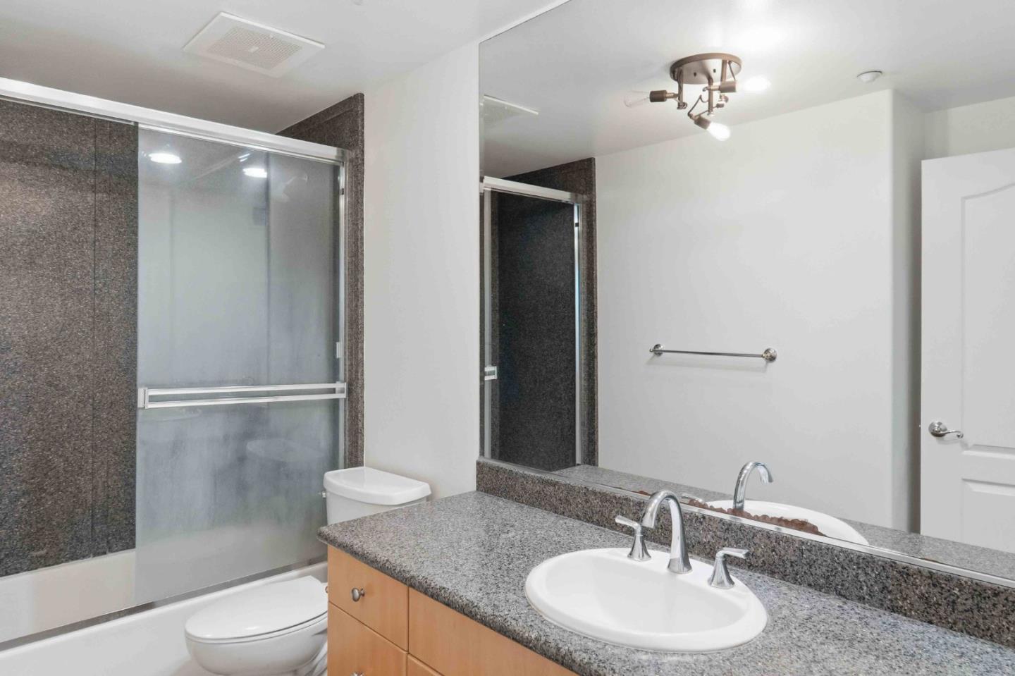 Detail Gallery Image 13 of 24 For 130 E San Fernando St #419,  San Jose,  CA 95112 - 2 Beds | 2/1 Baths