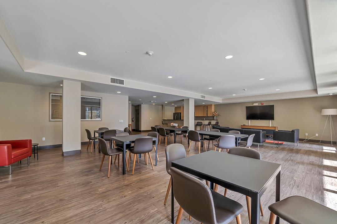 Detail Gallery Image 21 of 24 For 130 E San Fernando St #419,  San Jose,  CA 95112 - 2 Beds | 2/1 Baths