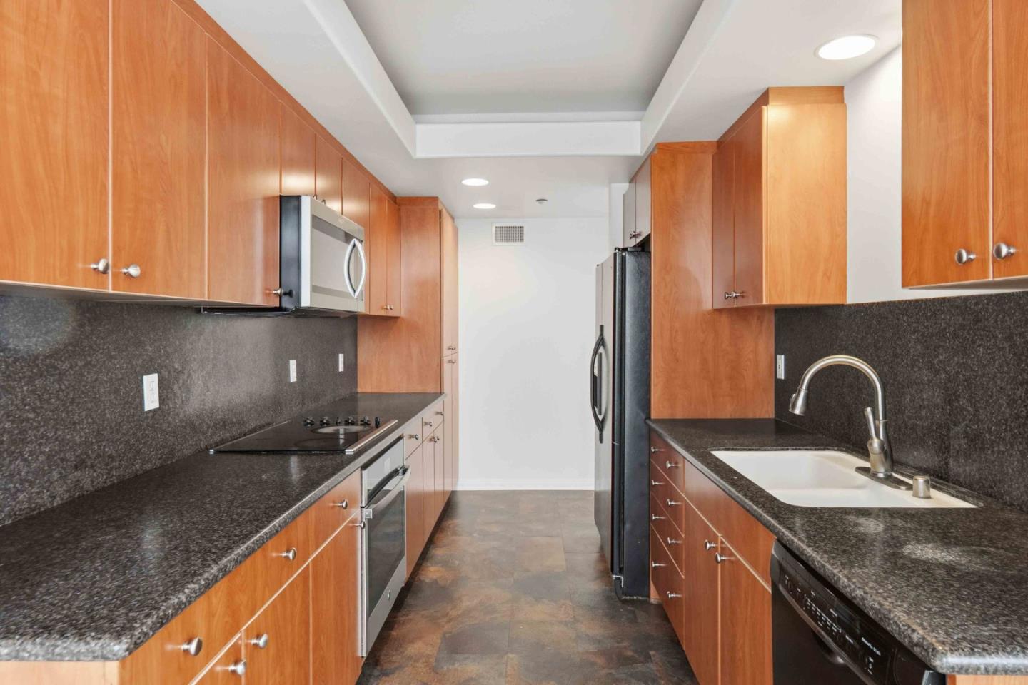 Detail Gallery Image 5 of 24 For 130 E San Fernando St #419,  San Jose,  CA 95112 - 2 Beds | 2/1 Baths