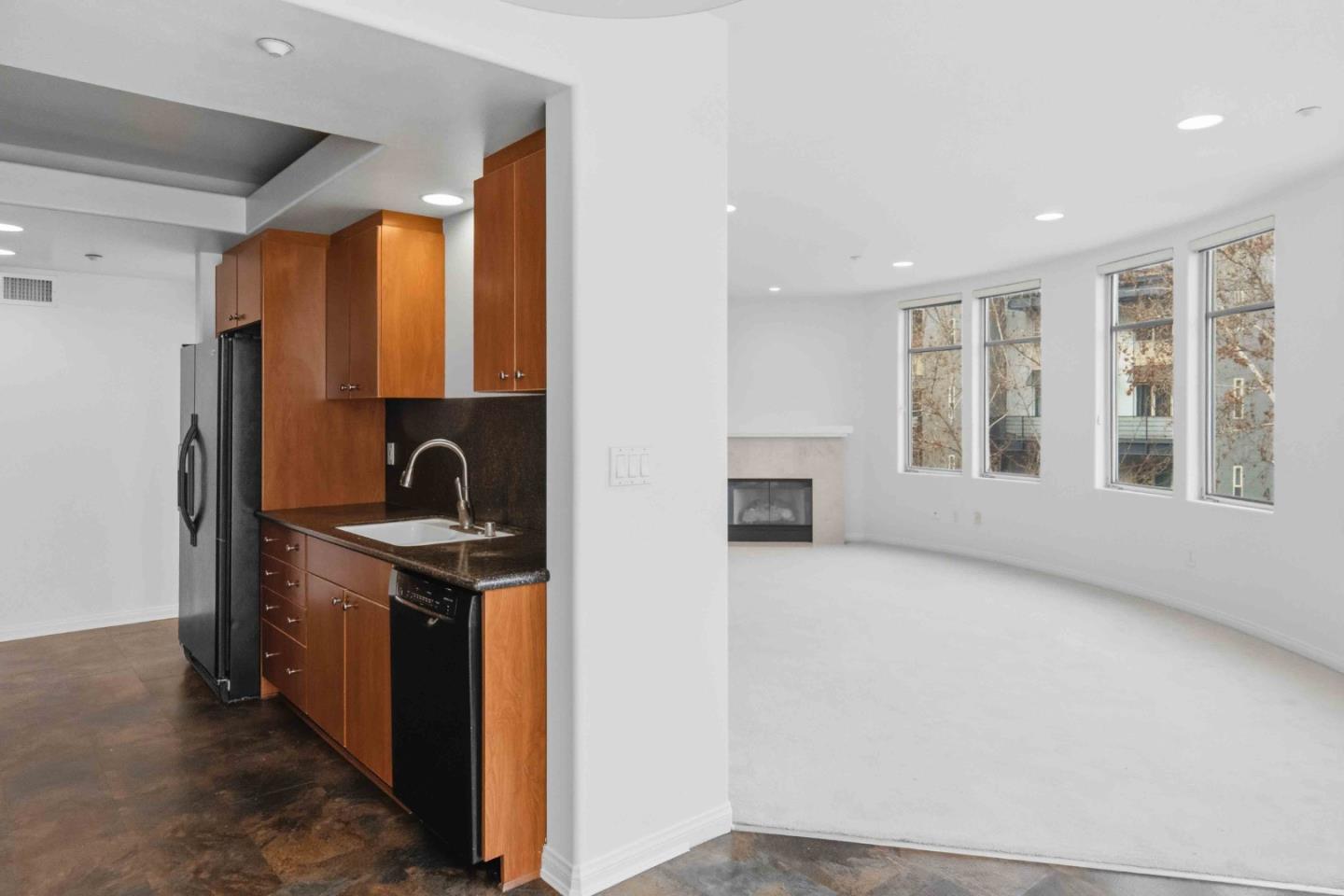 Detail Gallery Image 8 of 24 For 130 E San Fernando St #419,  San Jose,  CA 95112 - 2 Beds | 2/1 Baths