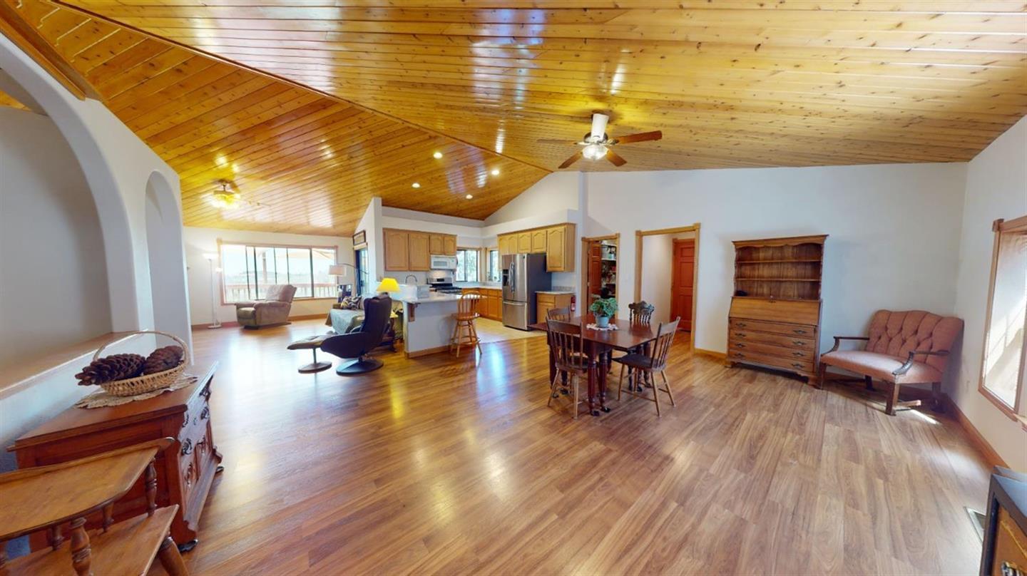 Detail Gallery Image 2 of 29 For 3346 Verde Robles Dr, Camino,  CA 95709 - 4 Beds | 3 Baths