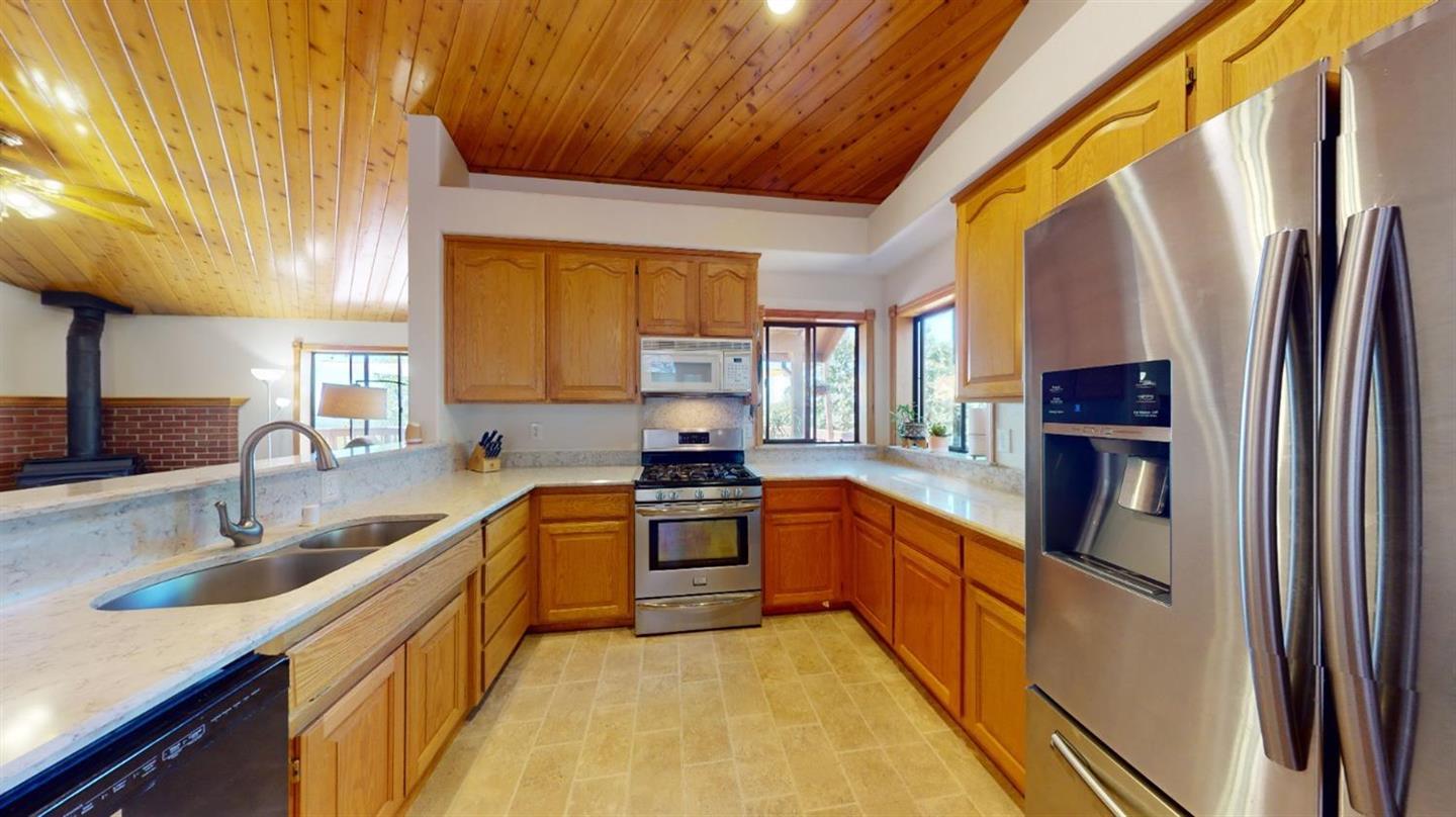 Detail Gallery Image 7 of 29 For 3346 Verde Robles Dr, Camino,  CA 95709 - 4 Beds | 3 Baths