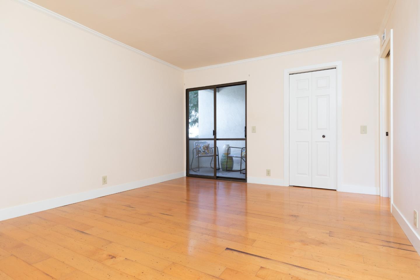 Detail Gallery Image 10 of 20 For 500 Glenwood Cir #120,  Monterey,  CA 93940 - 1 Beds | 1 Baths