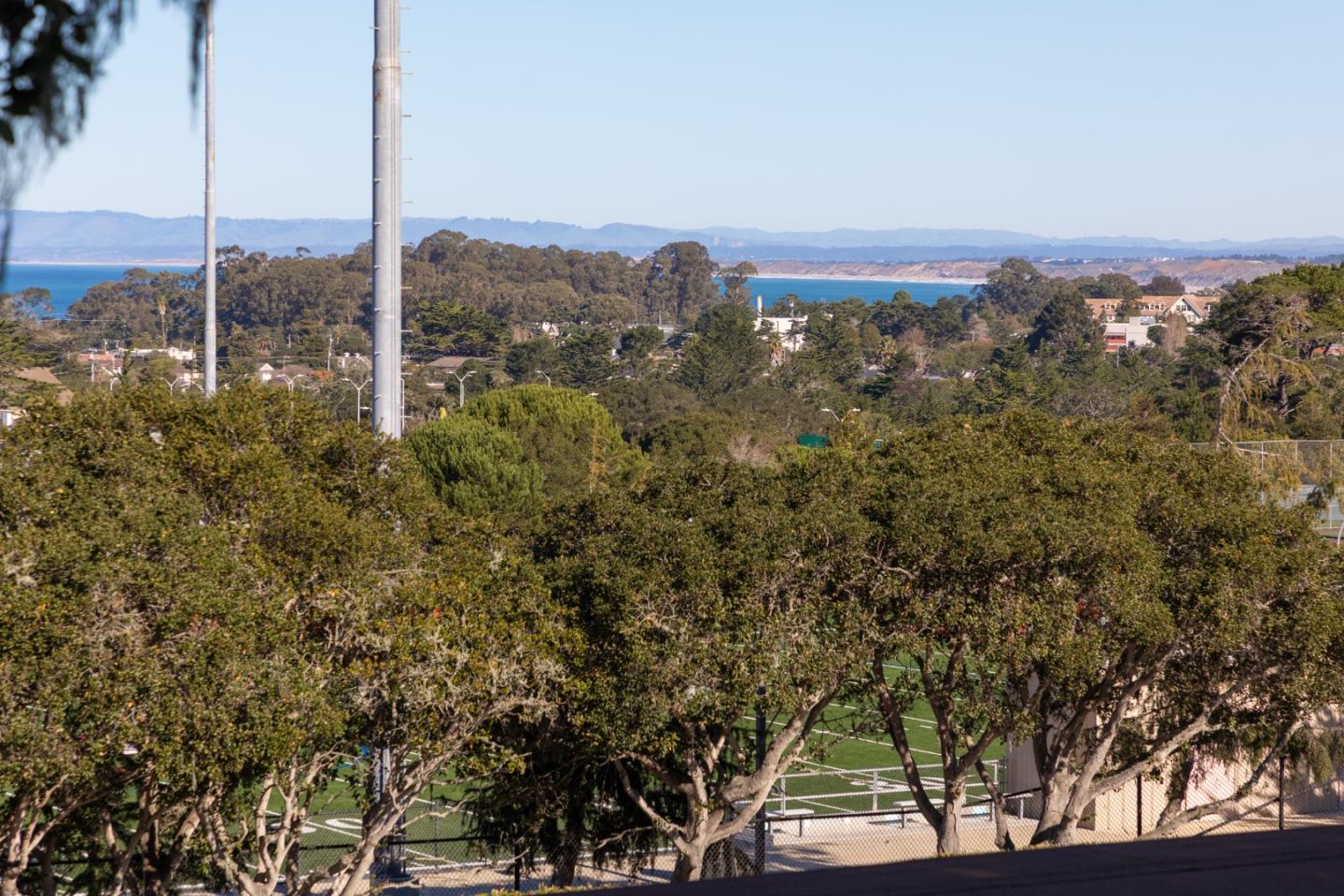 Detail Gallery Image 4 of 20 For 500 Glenwood Cir #120,  Monterey,  CA 93940 - 1 Beds | 1 Baths