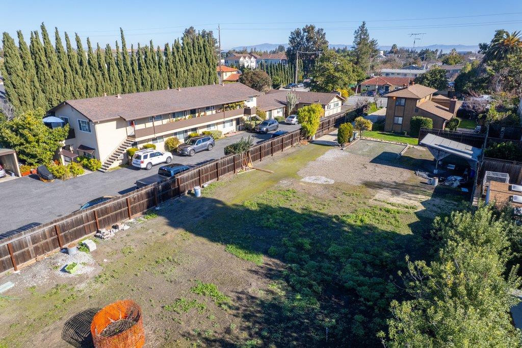 Detail Gallery Image 11 of 20 For 888 N Rengstorff Ave, Mountain View,  CA 94043 - 4 Beds | 2 Baths