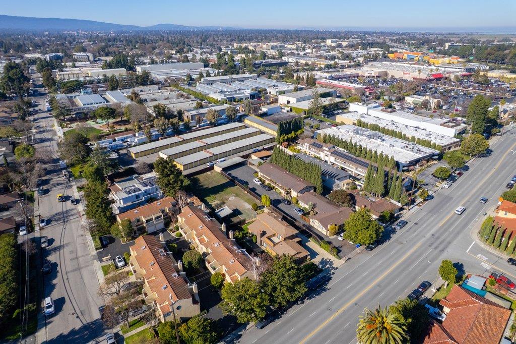 Detail Gallery Image 17 of 20 For 888 N Rengstorff Ave, Mountain View,  CA 94043 - 4 Beds | 2 Baths
