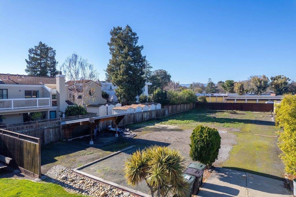 Detail Gallery Image 7 of 20 For 888 N Rengstorff Ave, Mountain View,  CA 94043 - 4 Beds | 2 Baths