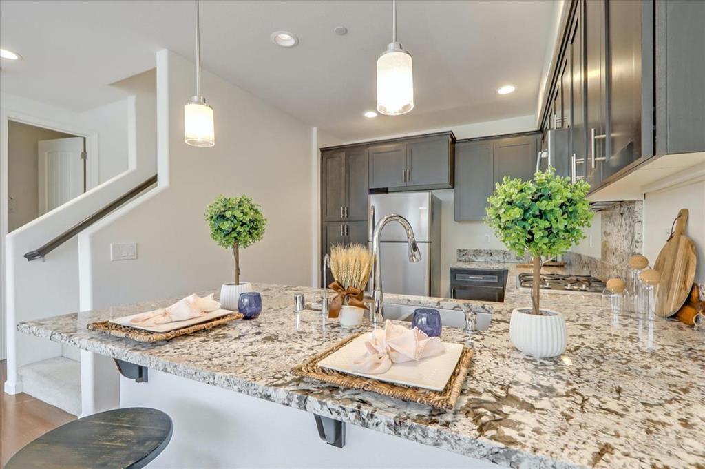 Detail Gallery Image 11 of 14 For 2036 Trento Loop, Milpitas,  CA 95035 - 3 Beds | 3 Baths