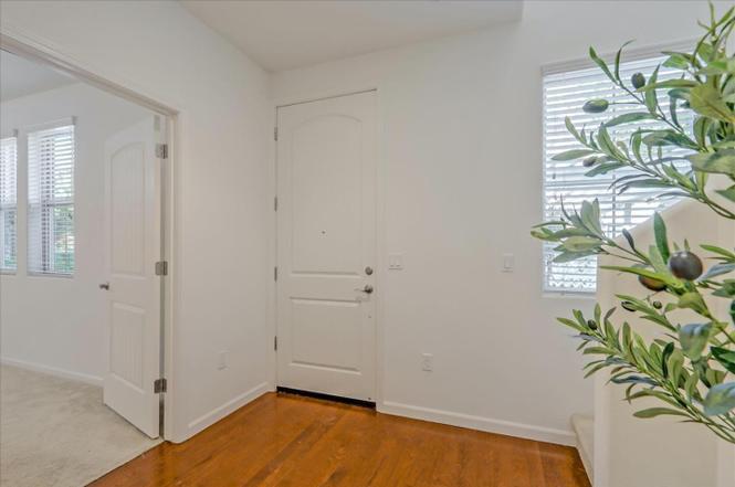 Detail Gallery Image 13 of 14 For 2036 Trento Loop, Milpitas,  CA 95035 - 3 Beds | 3 Baths