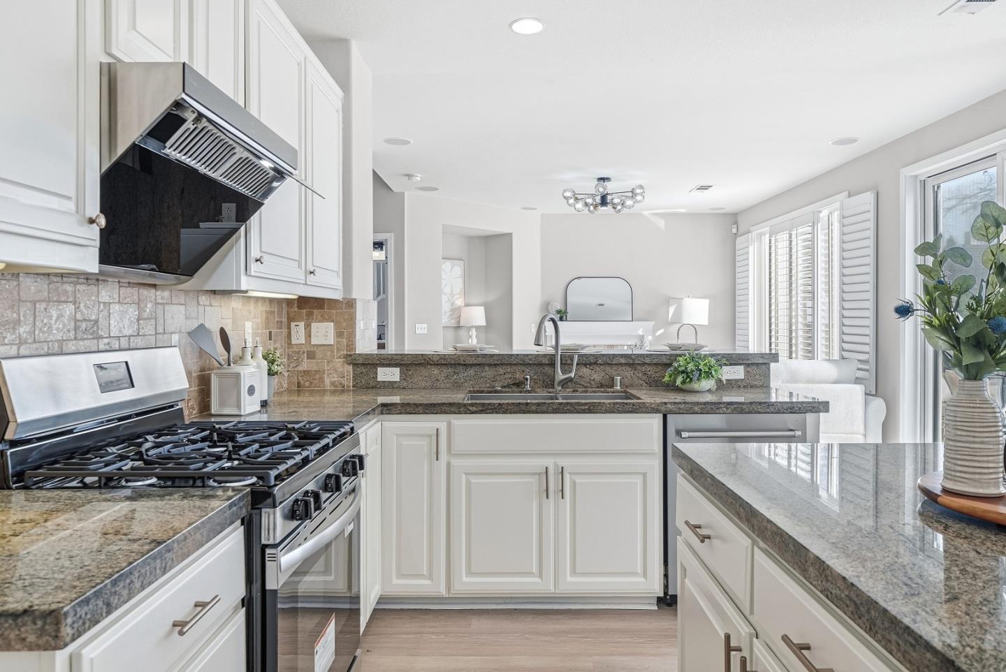 Detail Gallery Image 18 of 50 For 2088 Mckenzie Pl, San Jose,  CA 95131 - 4 Beds | 2/1 Baths