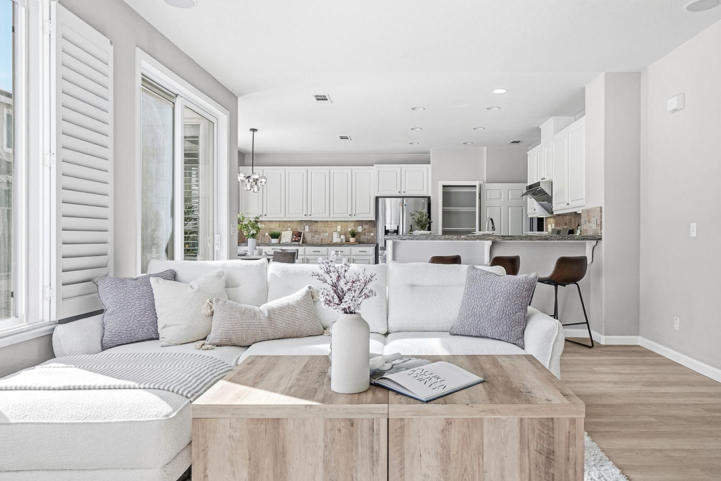 Detail Gallery Image 8 of 50 For 2088 Mckenzie Pl, San Jose,  CA 95131 - 4 Beds | 2/1 Baths