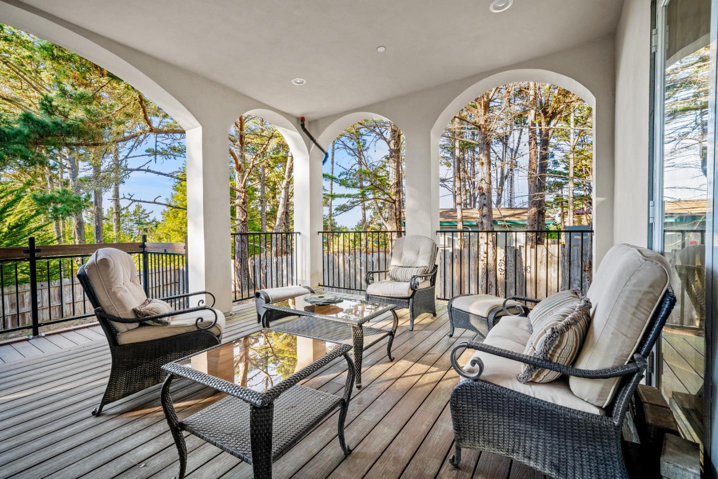 Detail Gallery Image 16 of 39 For 4044 Sunset Ln, Pebble Beach,  CA 93953 - 5 Beds | 4/1 Baths