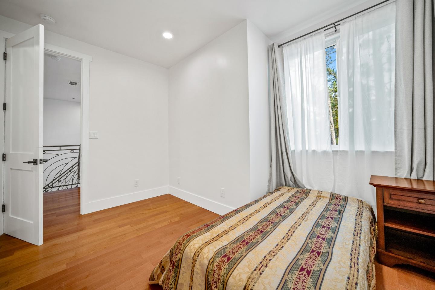 Detail Gallery Image 25 of 39 For 4044 Sunset Ln, Pebble Beach,  CA 93953 - 5 Beds | 4/1 Baths