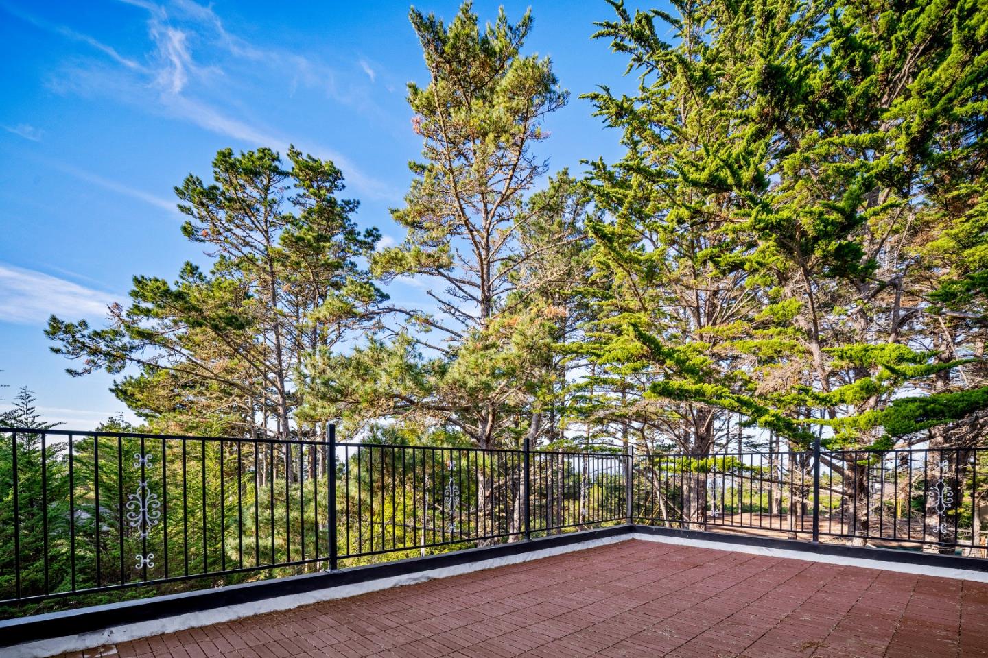 Detail Gallery Image 32 of 39 For 4044 Sunset Ln, Pebble Beach,  CA 93953 - 5 Beds | 4/1 Baths