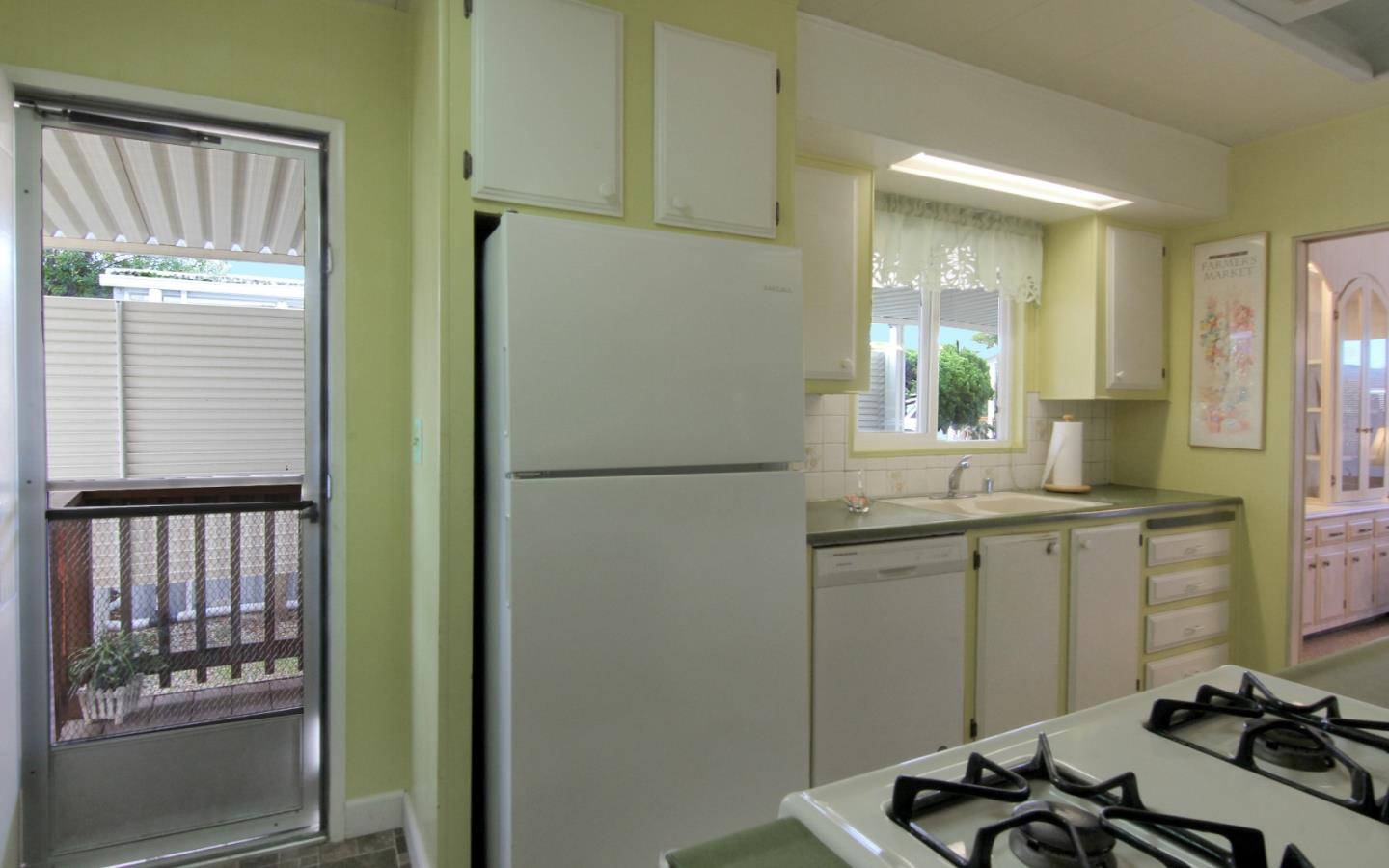 Detail Gallery Image 10 of 23 For 4425 Clares St #3,  Capitola,  CA 95010 - 2 Beds | 2 Baths