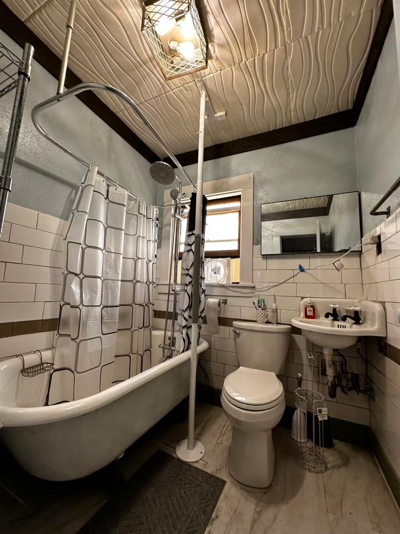 Detail Gallery Image 3 of 19 For 14090 Winnie St, Walnut Grove,  CA 95690 - 5 Beds | 1/3 Baths