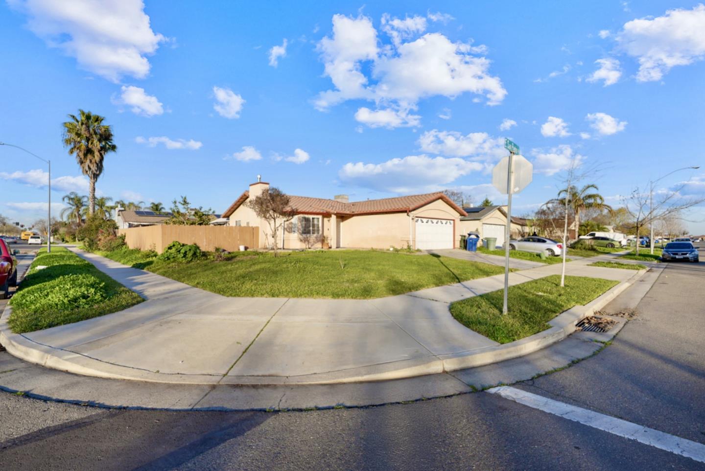 Detail Gallery Image 3 of 20 For 15 E San Pedro St, Merced,  CA 95341 - 4 Beds | 2 Baths