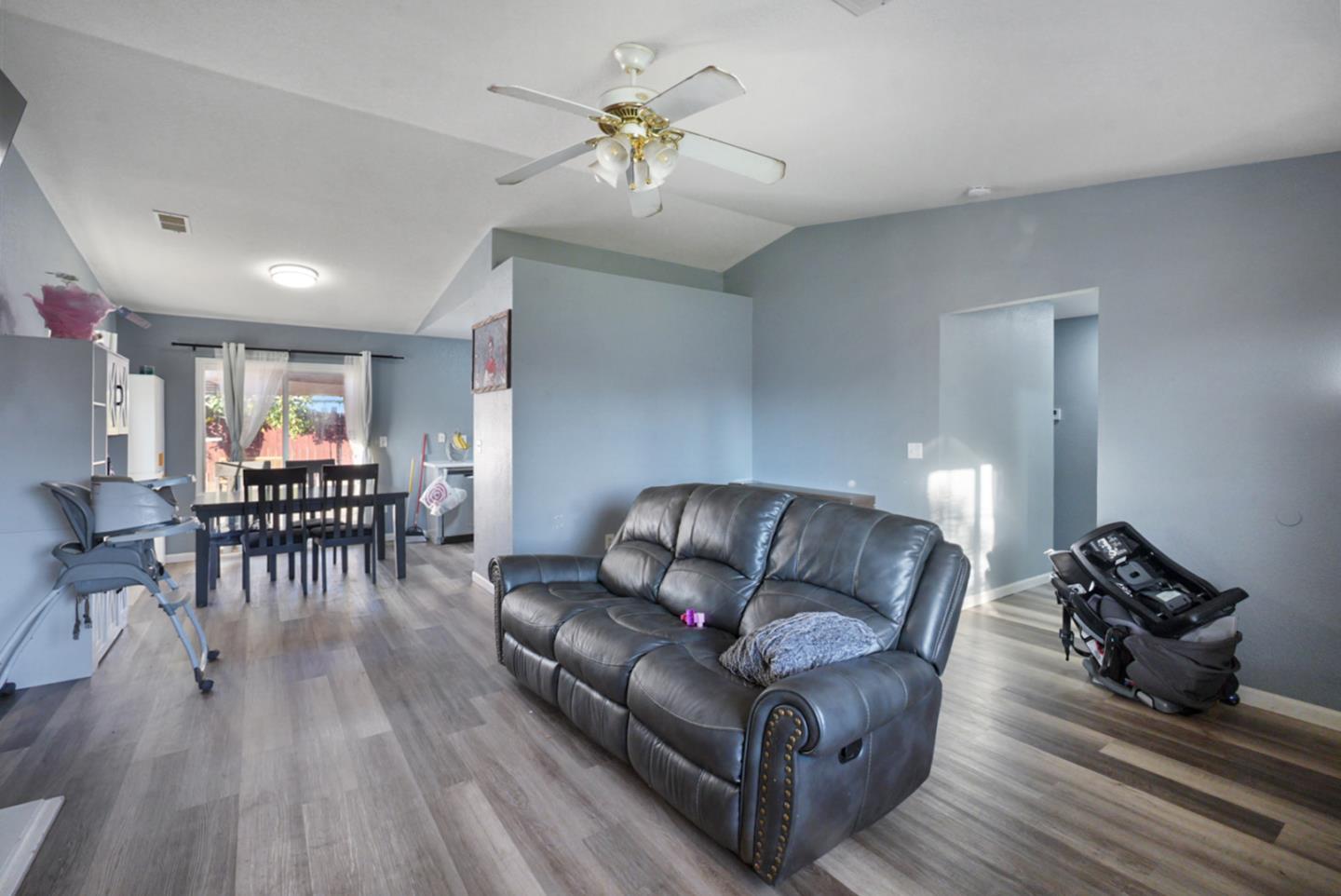 Detail Gallery Image 6 of 20 For 15 E San Pedro St, Merced,  CA 95341 - 4 Beds | 2 Baths