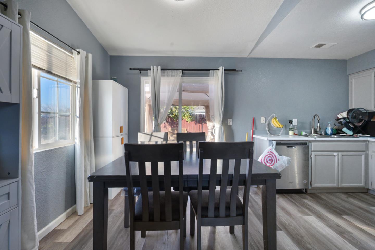 Detail Gallery Image 7 of 20 For 15 E San Pedro St, Merced,  CA 95341 - 4 Beds | 2 Baths