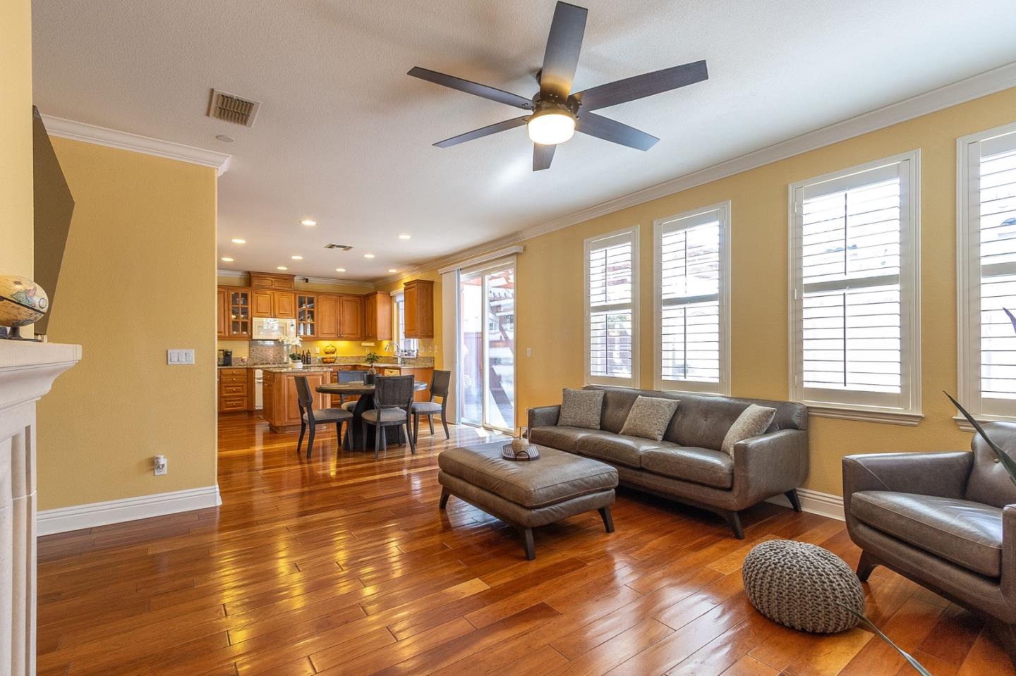 Detail Gallery Image 13 of 80 For 7197 Windcliff Ln, San Jose,  CA 95138 - 5 Beds | 3/1 Baths